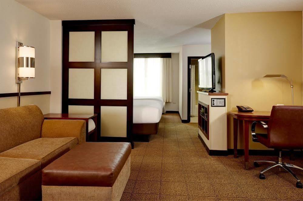 Hyatt Place Atlanta Alpharetta North Point Mall Exterior photo